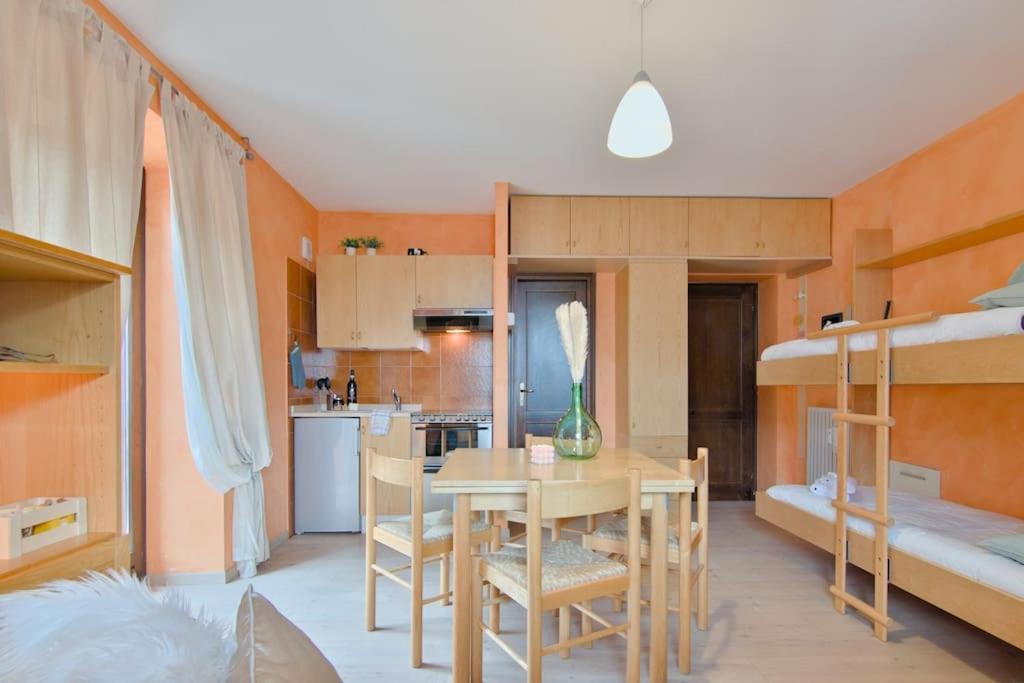 Aprica Alpine Loft Centralita E Park Free Luaran gambar