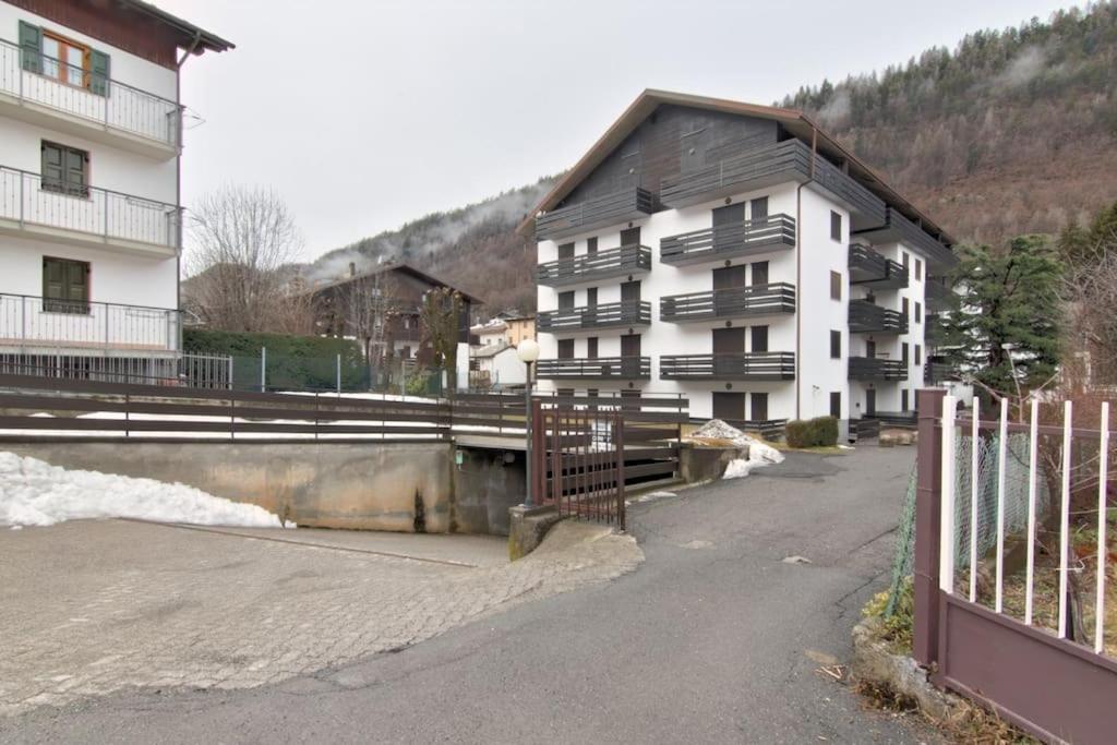 Aprica Alpine Loft Centralita E Park Free Luaran gambar